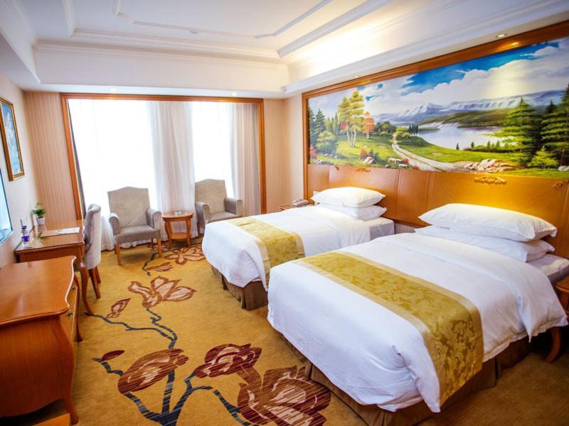Vienna International Hotel Hangzhou Zhuantang Art School Wenyan Bagian luar foto
